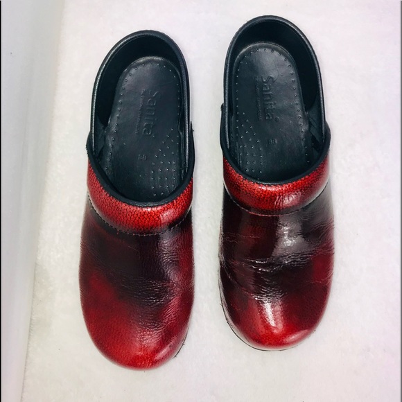 Sanita Red Nursing Clogs - Picture 9 of 11